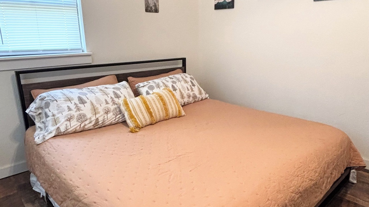 Photo of Bedroom in Salem