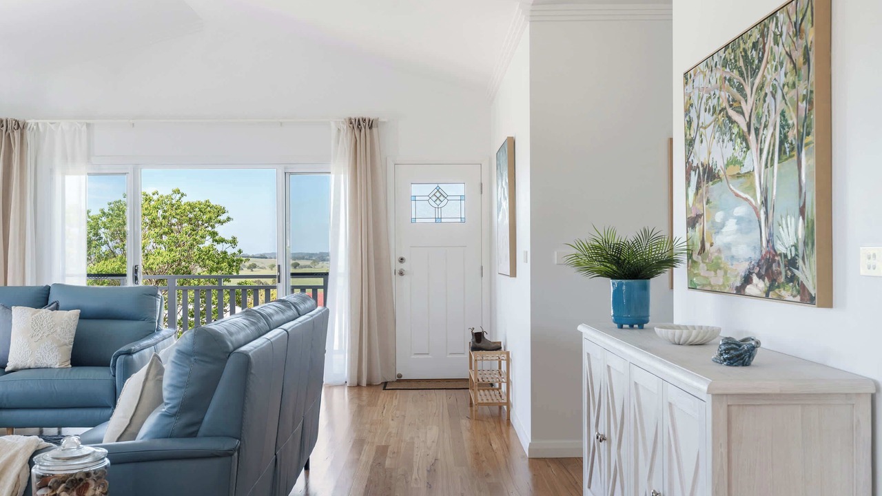 Photo of Livingroom in Milton