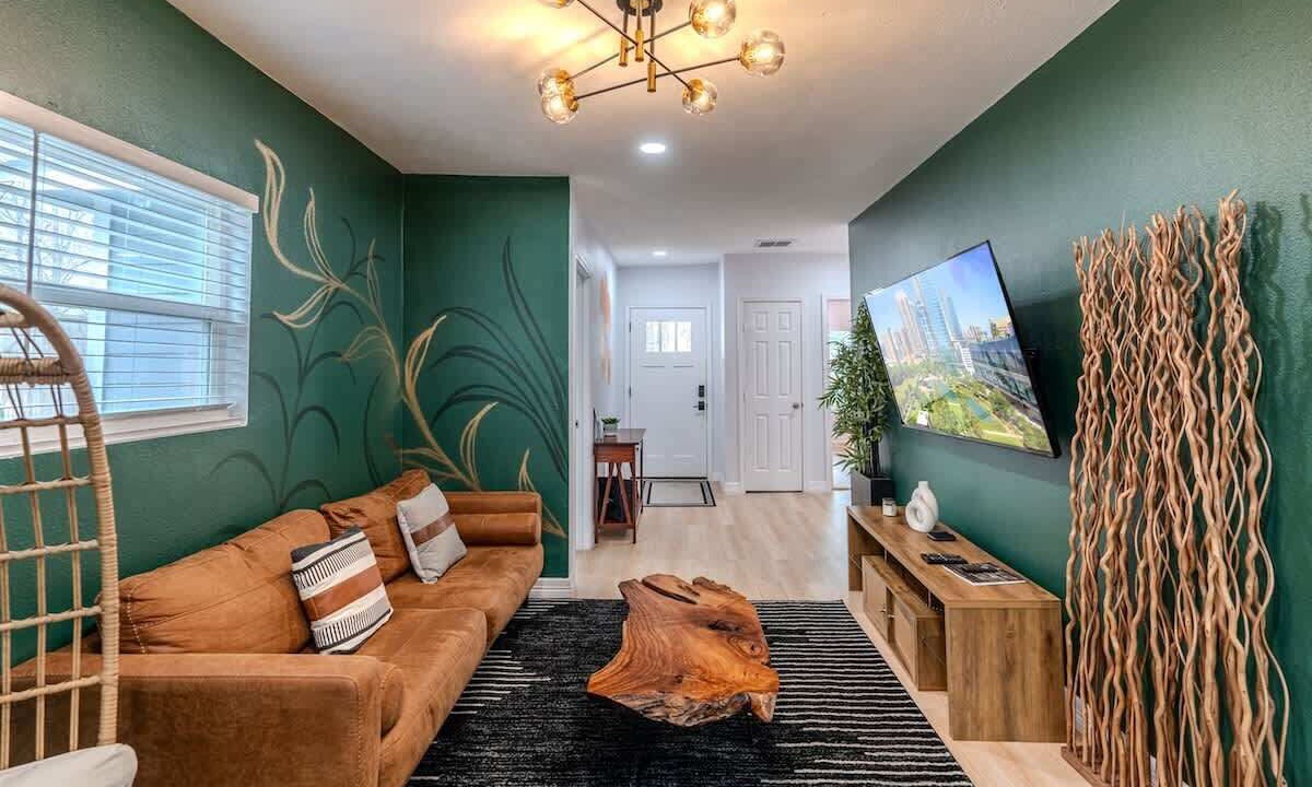 Photo of Livingroom in Northside
