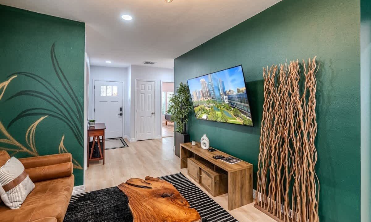 Photo of Livingroom in Northside