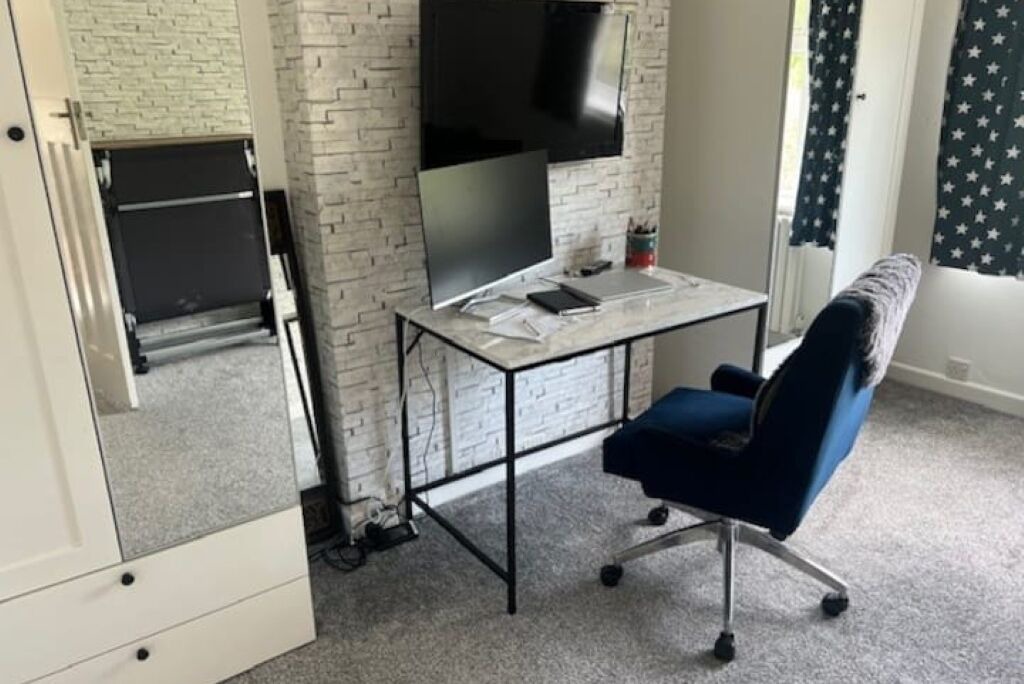 Photo of Others in Earley