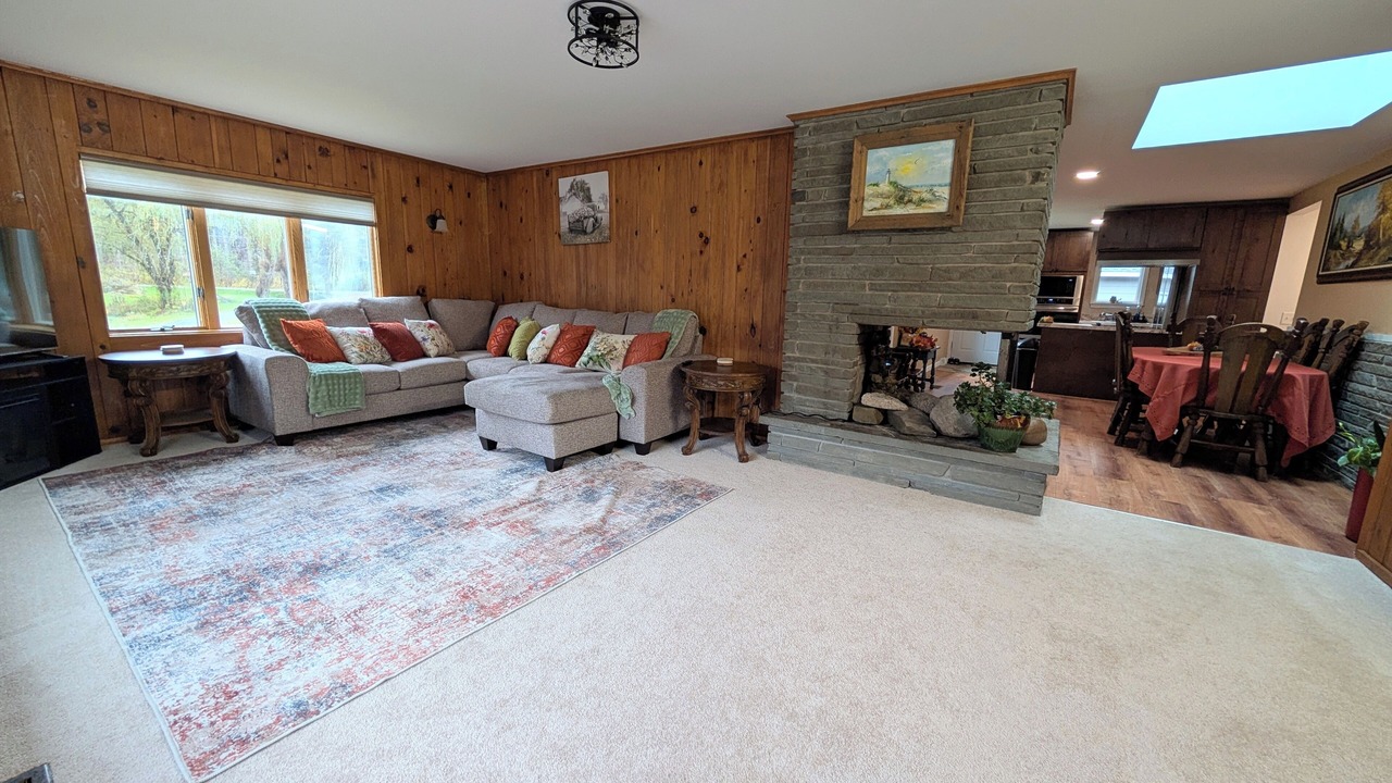Photo of Livingroom in Springwater