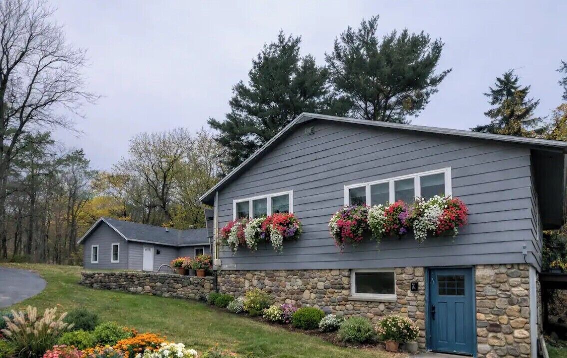 Photo of Outdoor in Springwater