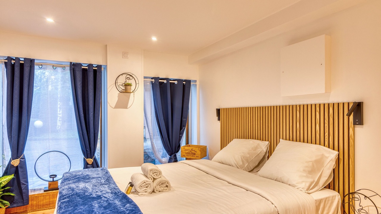 Photo of Bedroom in Tassin-la-Demi-Lune