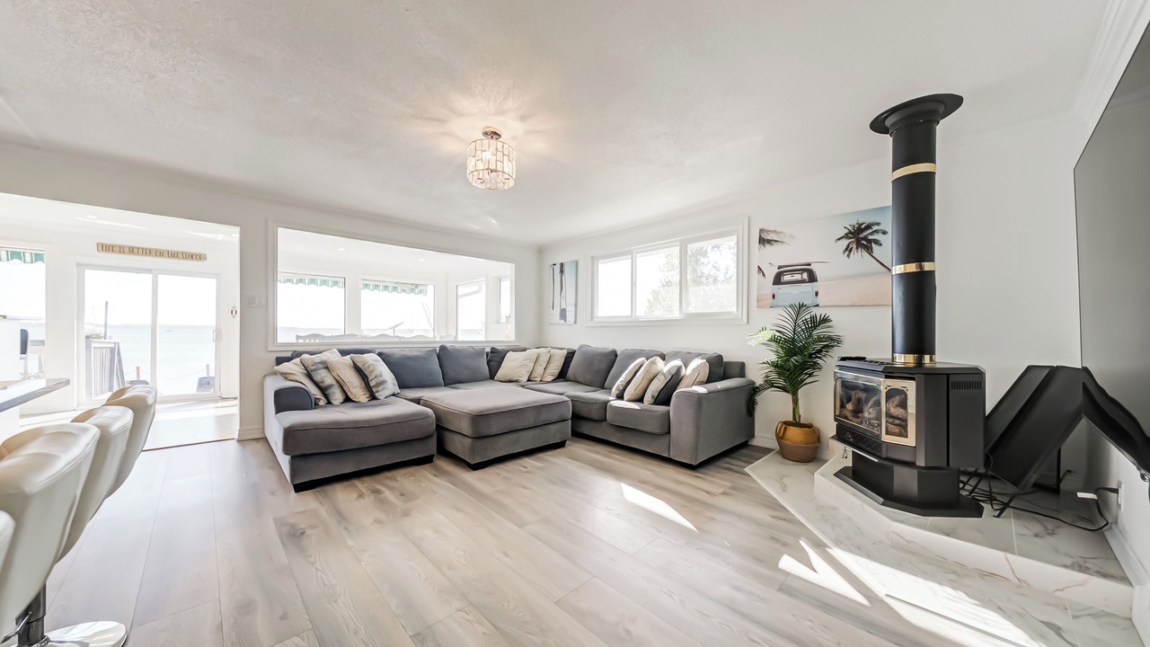 Photo of Livingroom in Innisfil