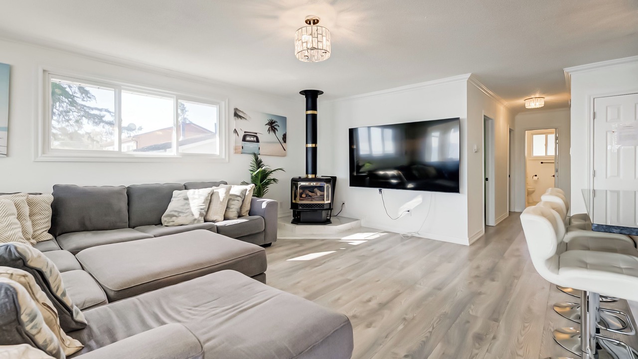 Photo of Livingroom in Innisfil