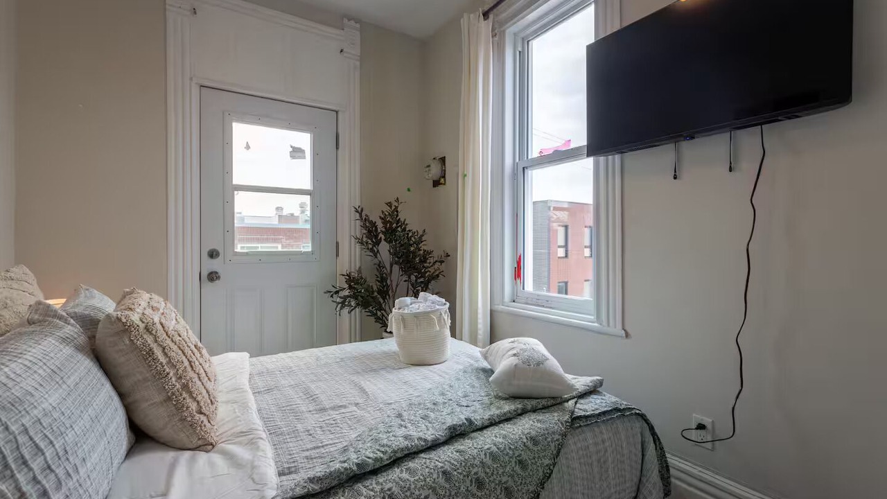 Photo of Bedroom in Saint Henri