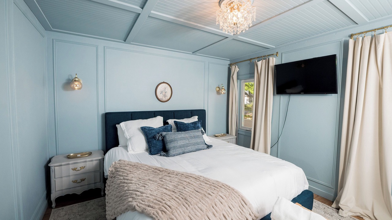 Photo of Bedroom in Urbana