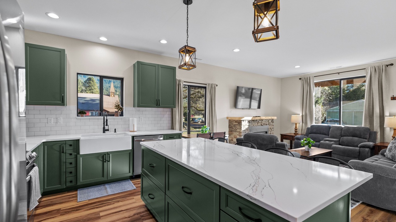 Photo of Others in Packwood