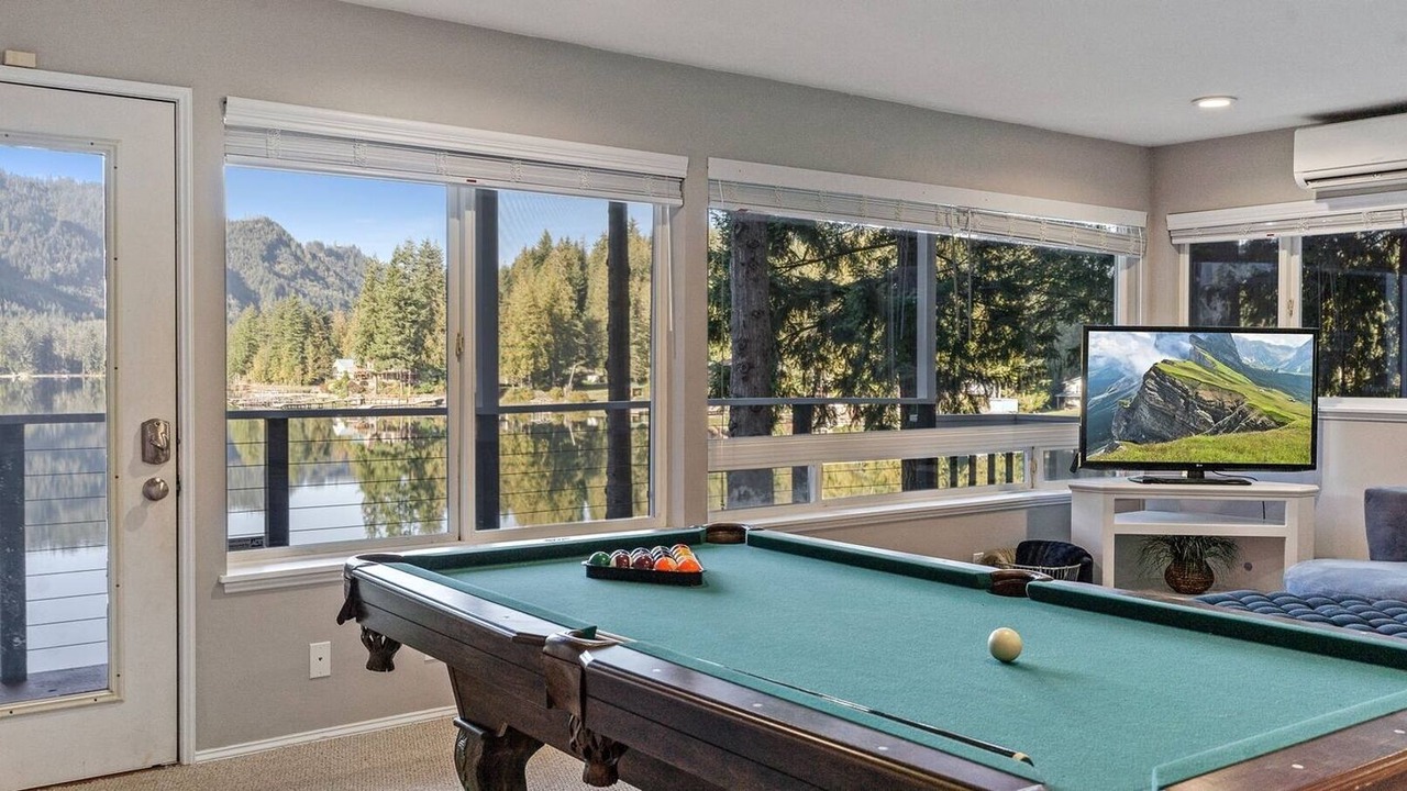 Photo of Bedroom in Lake Cavanaugh