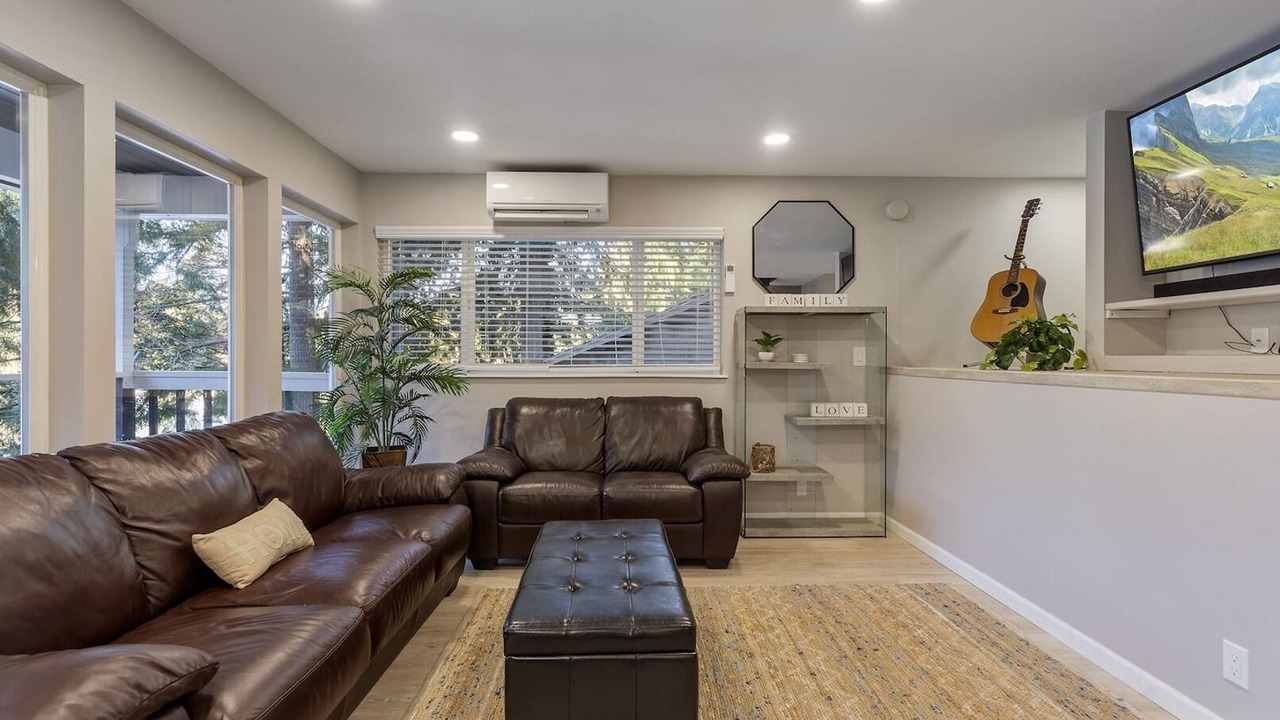 Photo of Livingroom in Lake Cavanaugh