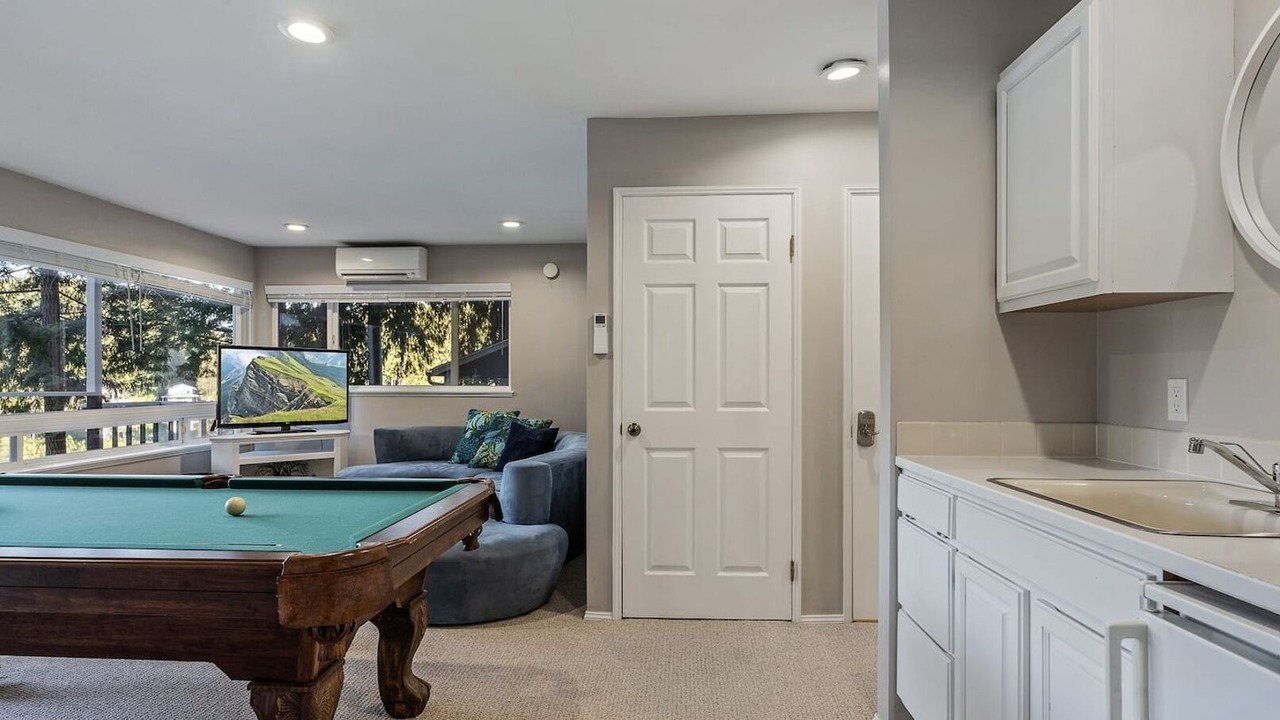 Photo of Bedroom in Lake Cavanaugh