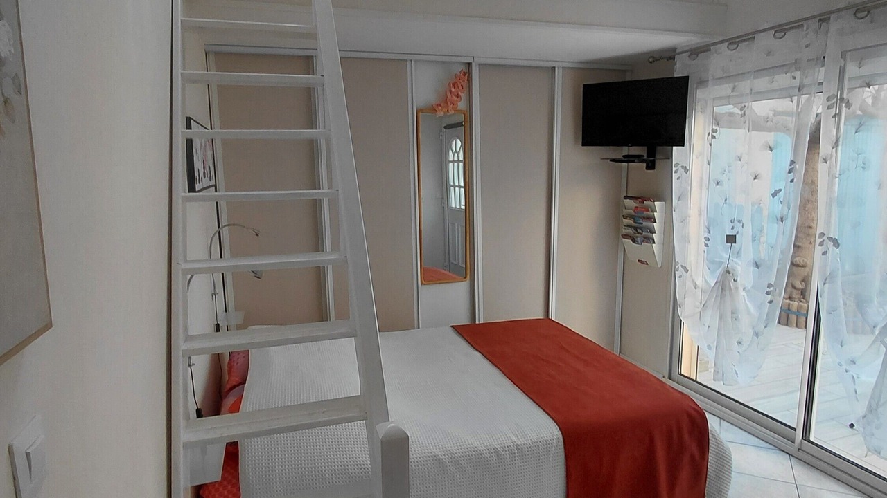 Photo of Bedroom in Bas-Vernet