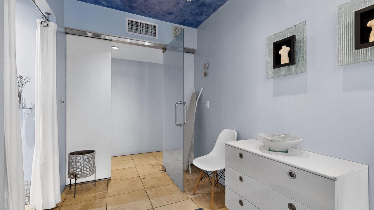 Photo of Bathroom in Albuquerque Original Townsite