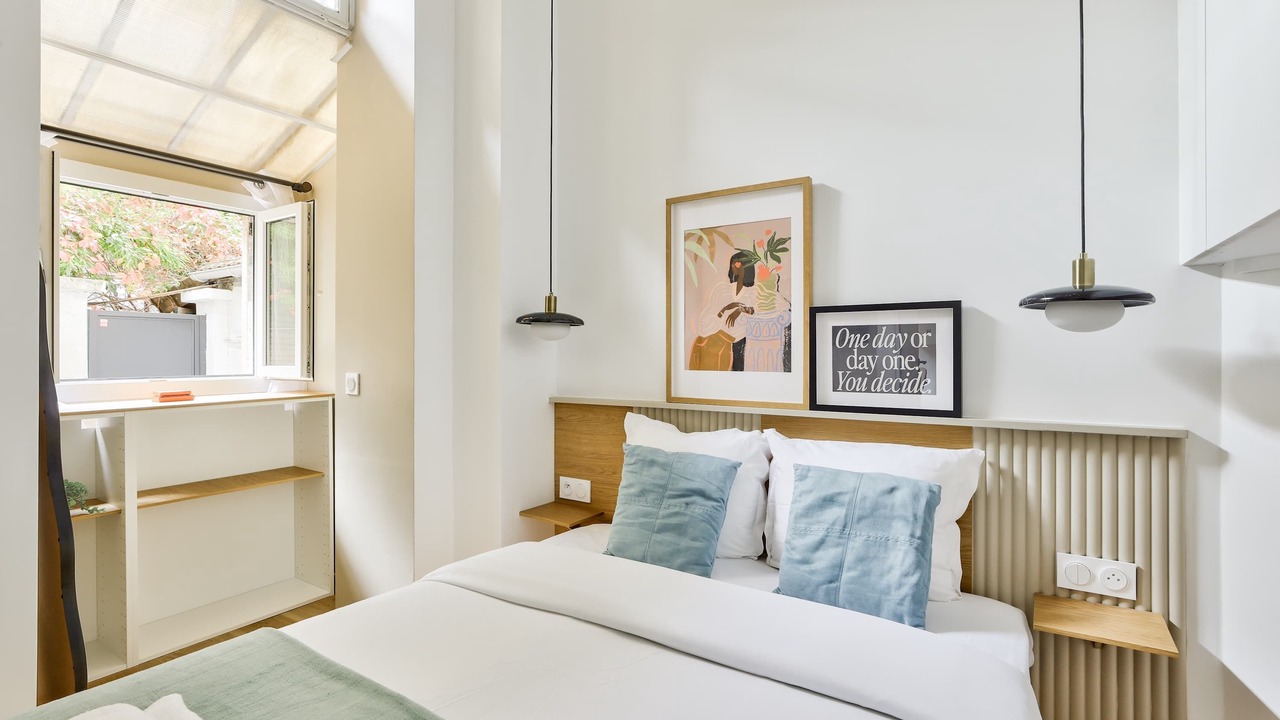 Photo of Bedroom in Republique–Point-du-Jour