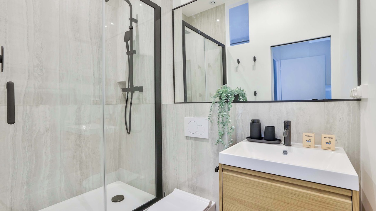 Photo of Bathroom in Republique–Point-du-Jour