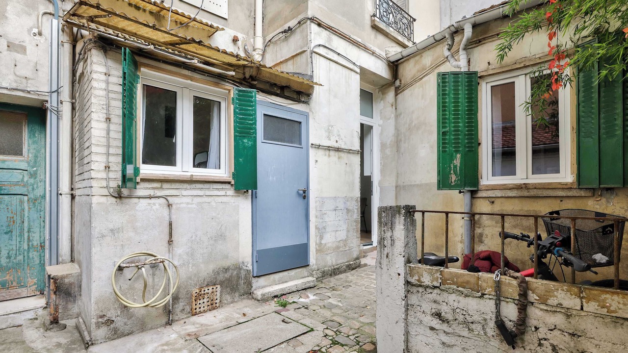 Photo of Outdoor in Republique–Point-du-Jour