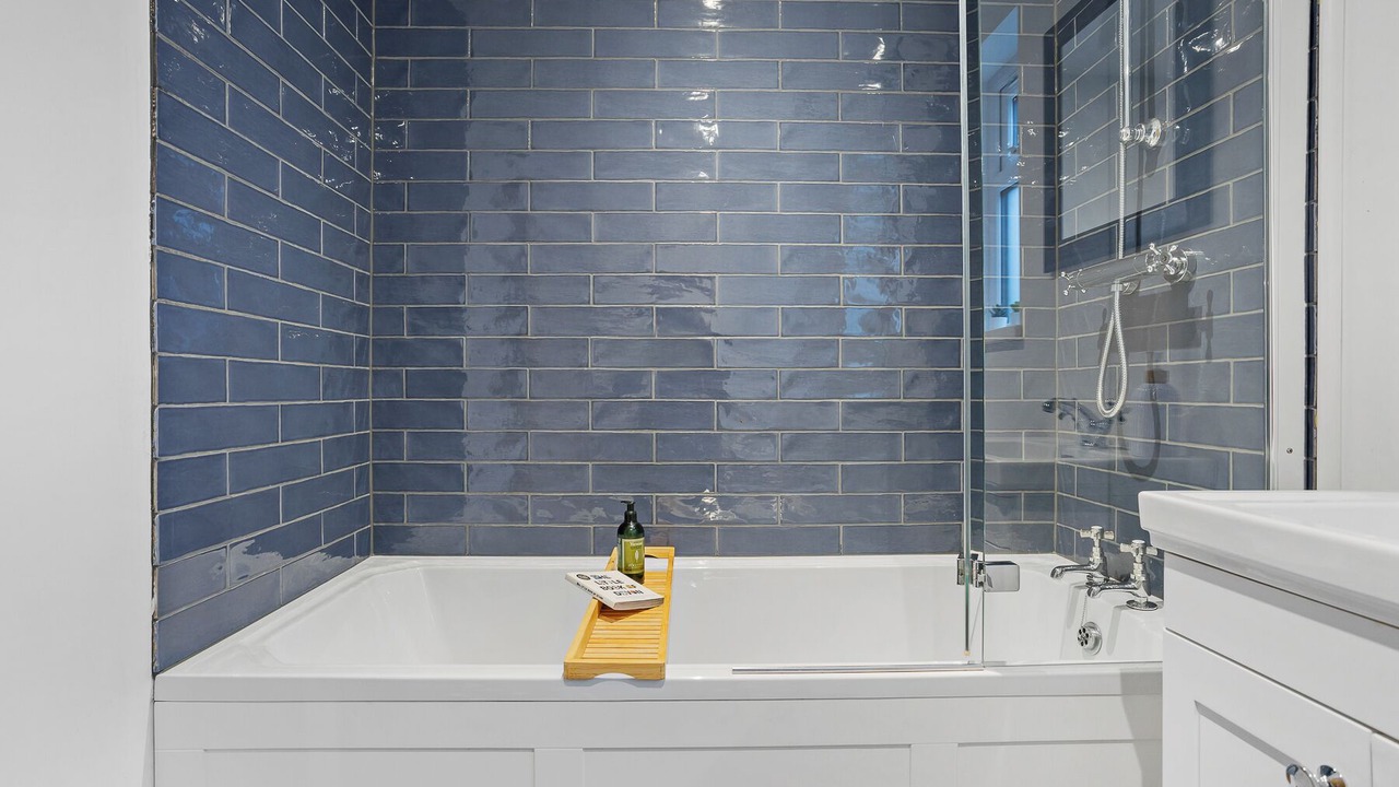 Photo of Bathroom in Burgh Island