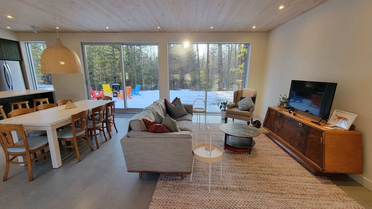 Photo of Livingroom in Saint-Edmond-de-Grantham