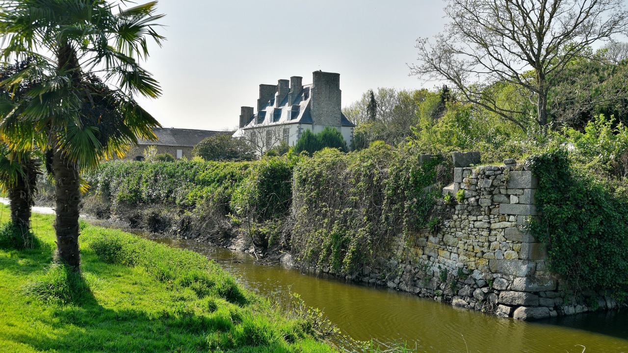Photo of Others in Baguer-Morvan