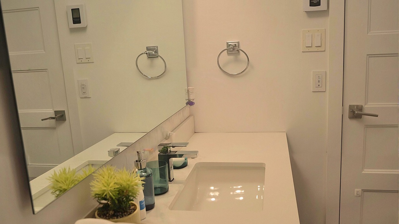 Photo of Bathroom in Cote-Des-Neiges—Notre-Dame-De-Grace