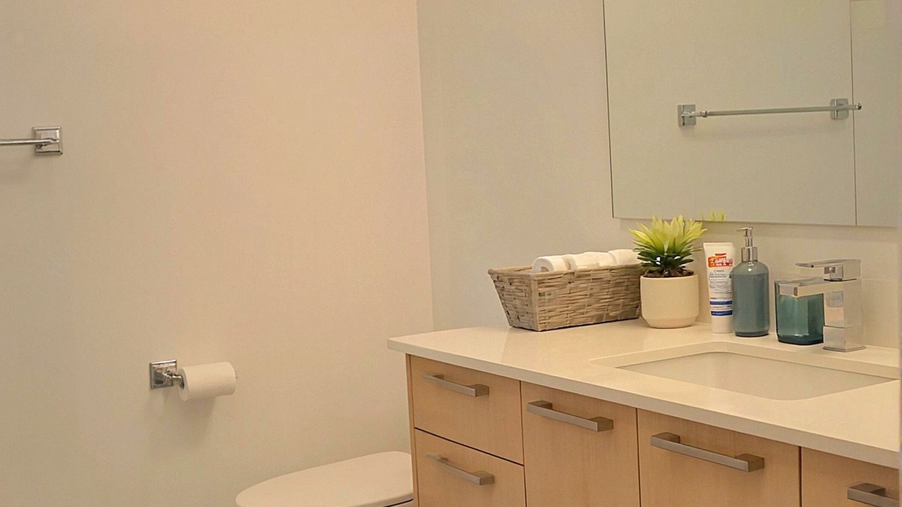 Photo of Bathroom in Cote-Des-Neiges—Notre-Dame-De-Grace