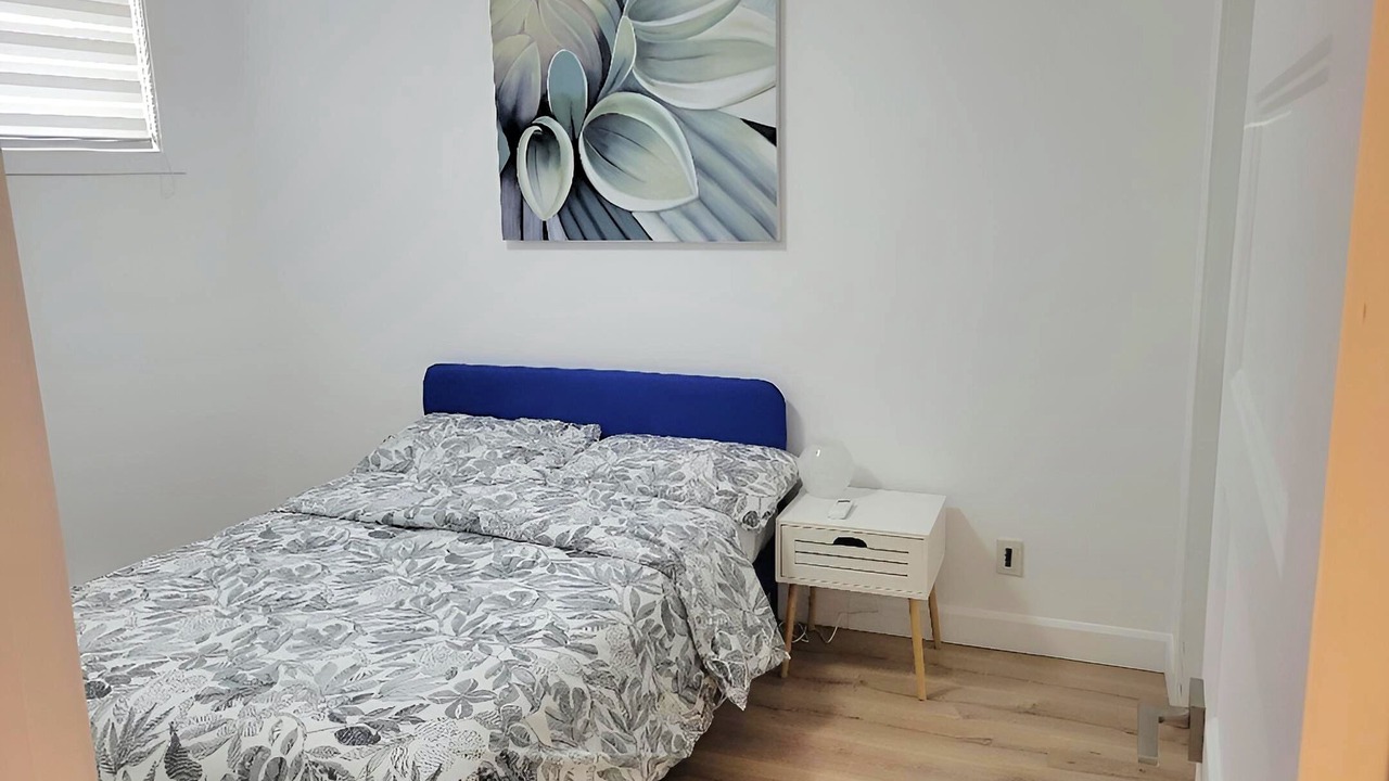 Photo of Bedroom in Cote-Des-Neiges—Notre-Dame-De-Grace
