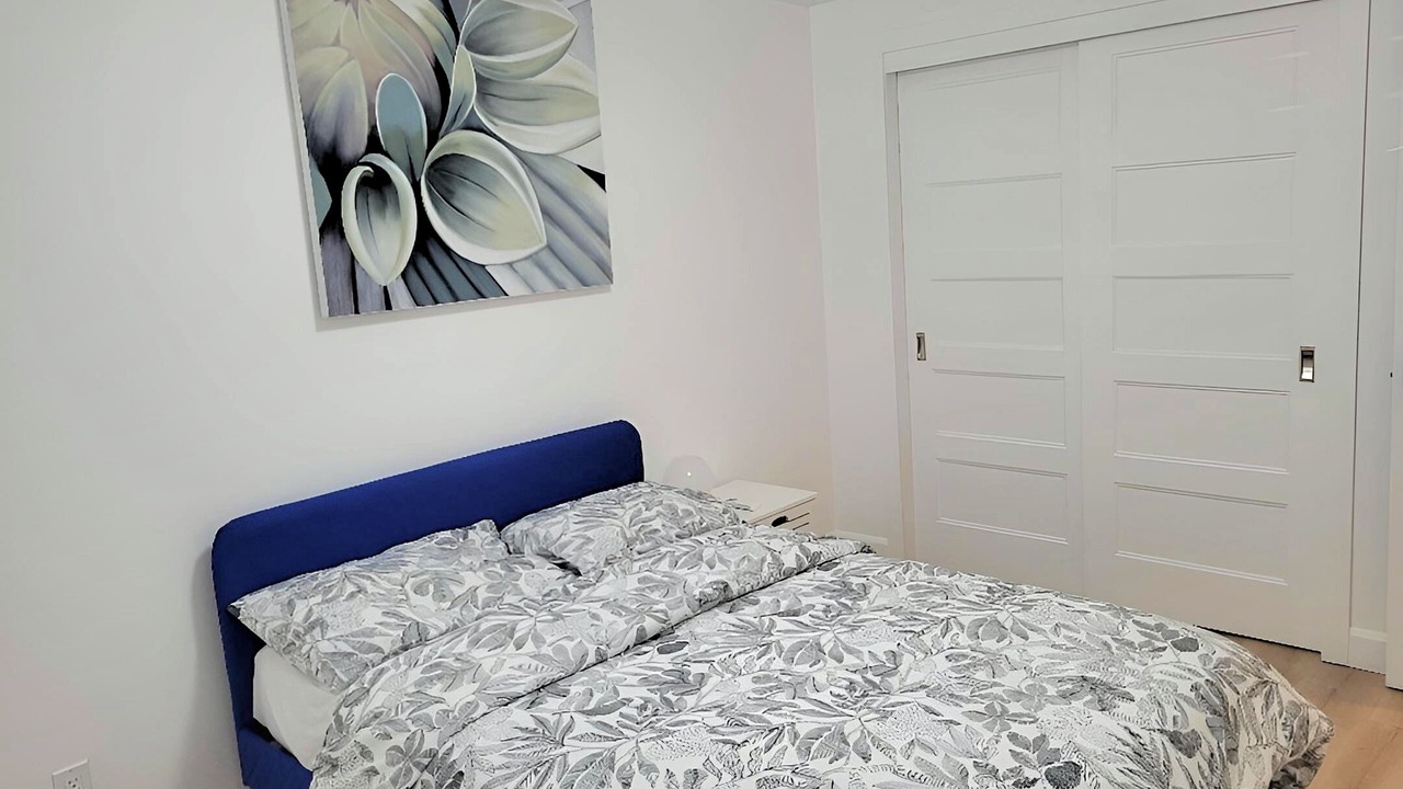Photo of Bedroom in Cote-Des-Neiges—Notre-Dame-De-Grace