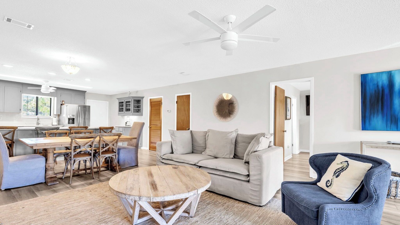 Photo of Livingroom in Gulf Trace