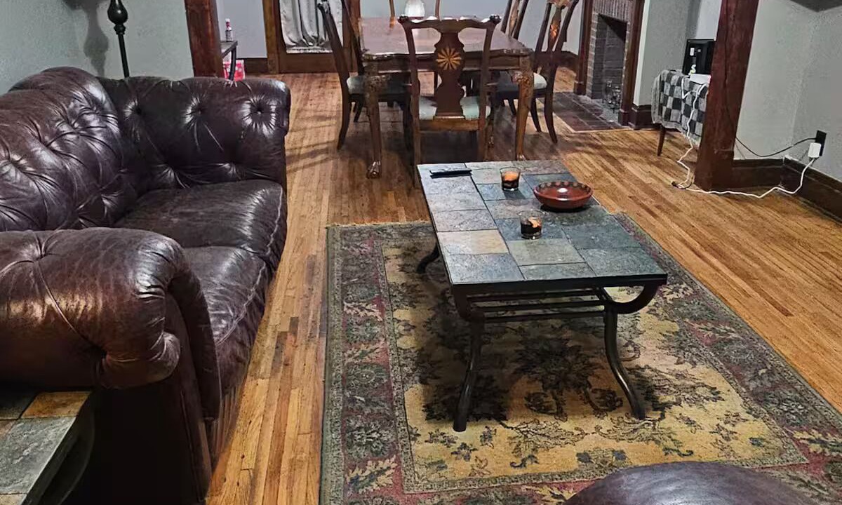 Photo of Livingroom in Niagara Falls