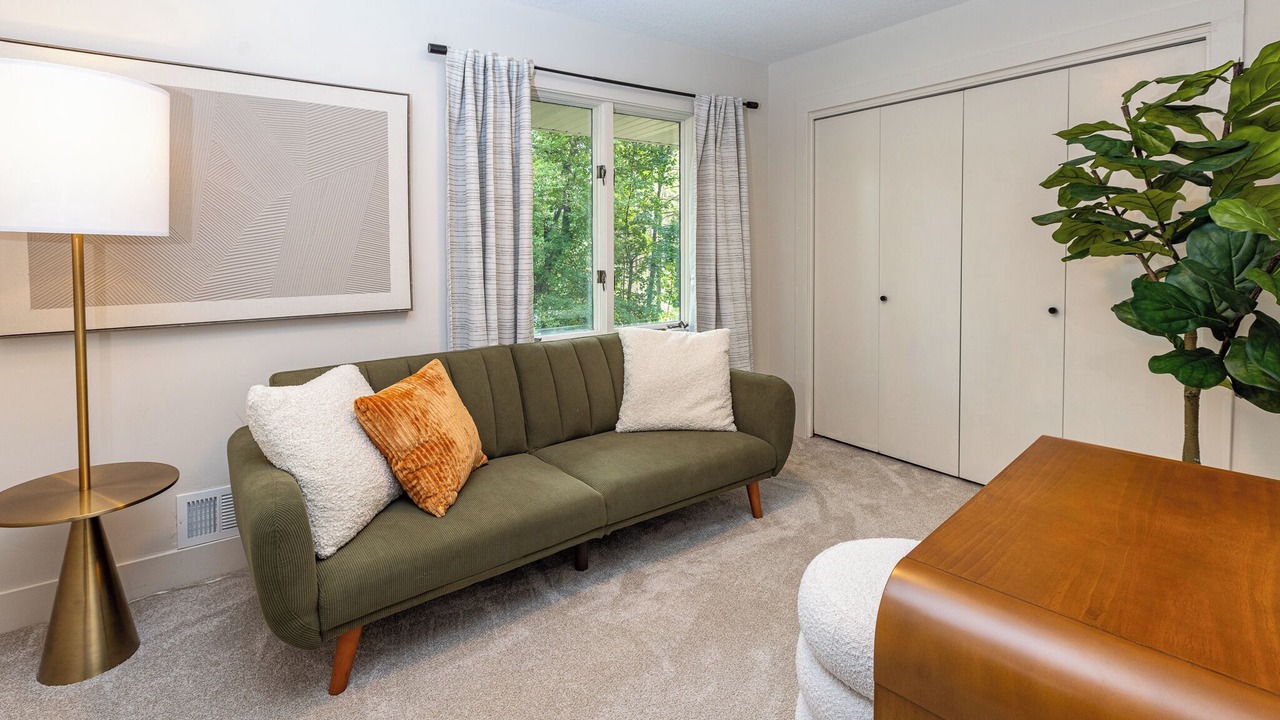 Photo of Livingroom in West Bloomington