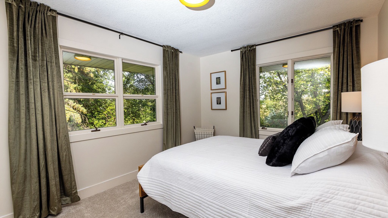 Photo of Bedroom in West Bloomington