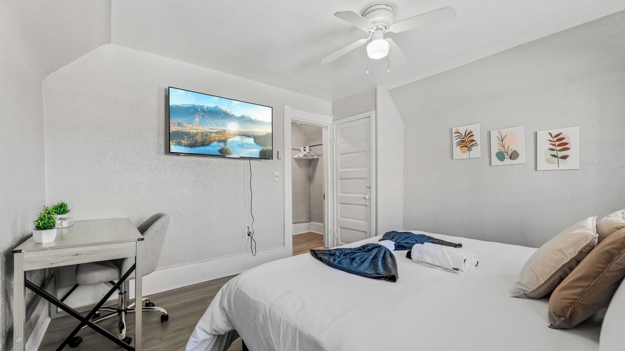 Photo of Bedroom in Little Italy