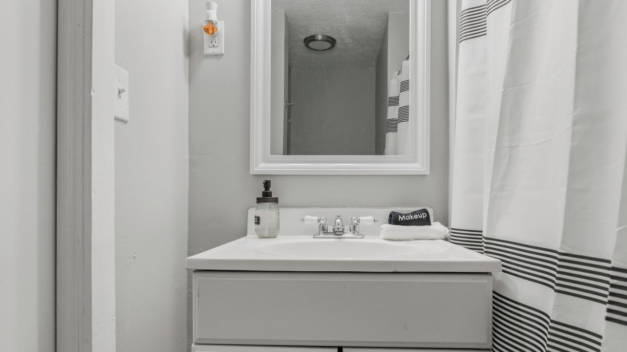 Photo of Bathroom in Little Italy