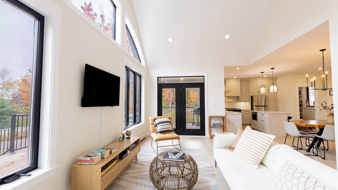 Photo of Livingroom in Bayview