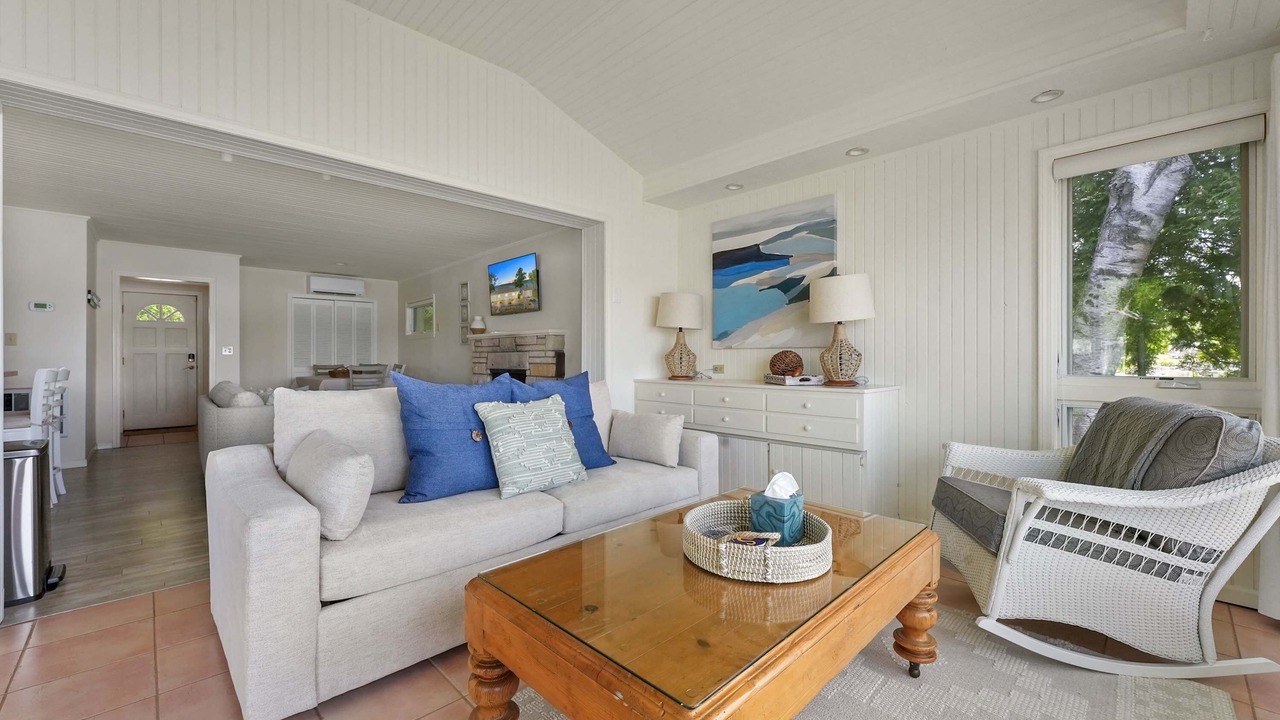Photo of Livingroom in Lake Township