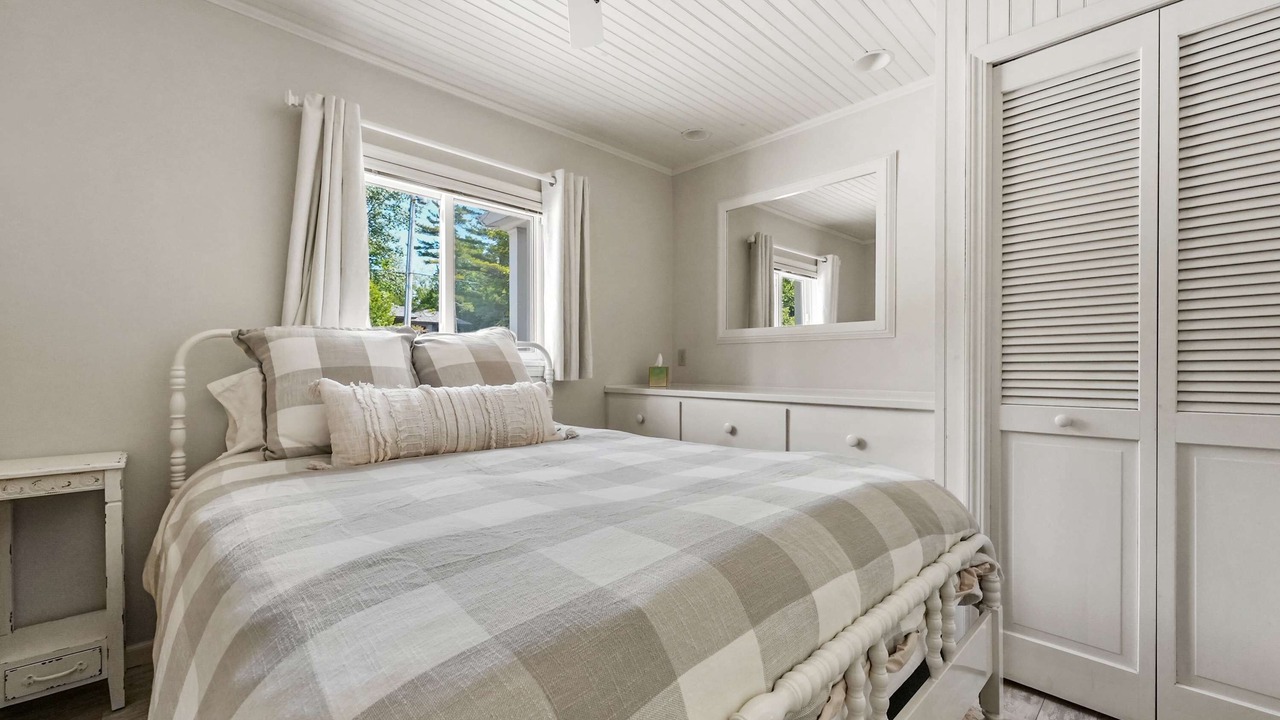 Photo of Bedroom in Lake Township