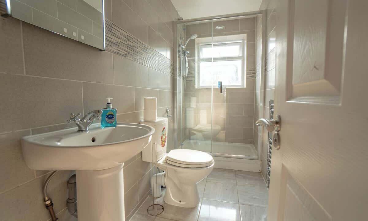 Photo of Bathroom in Reading