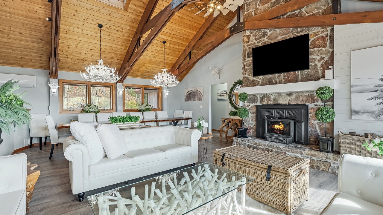 Photo of Livingroom in Bromley Mountain