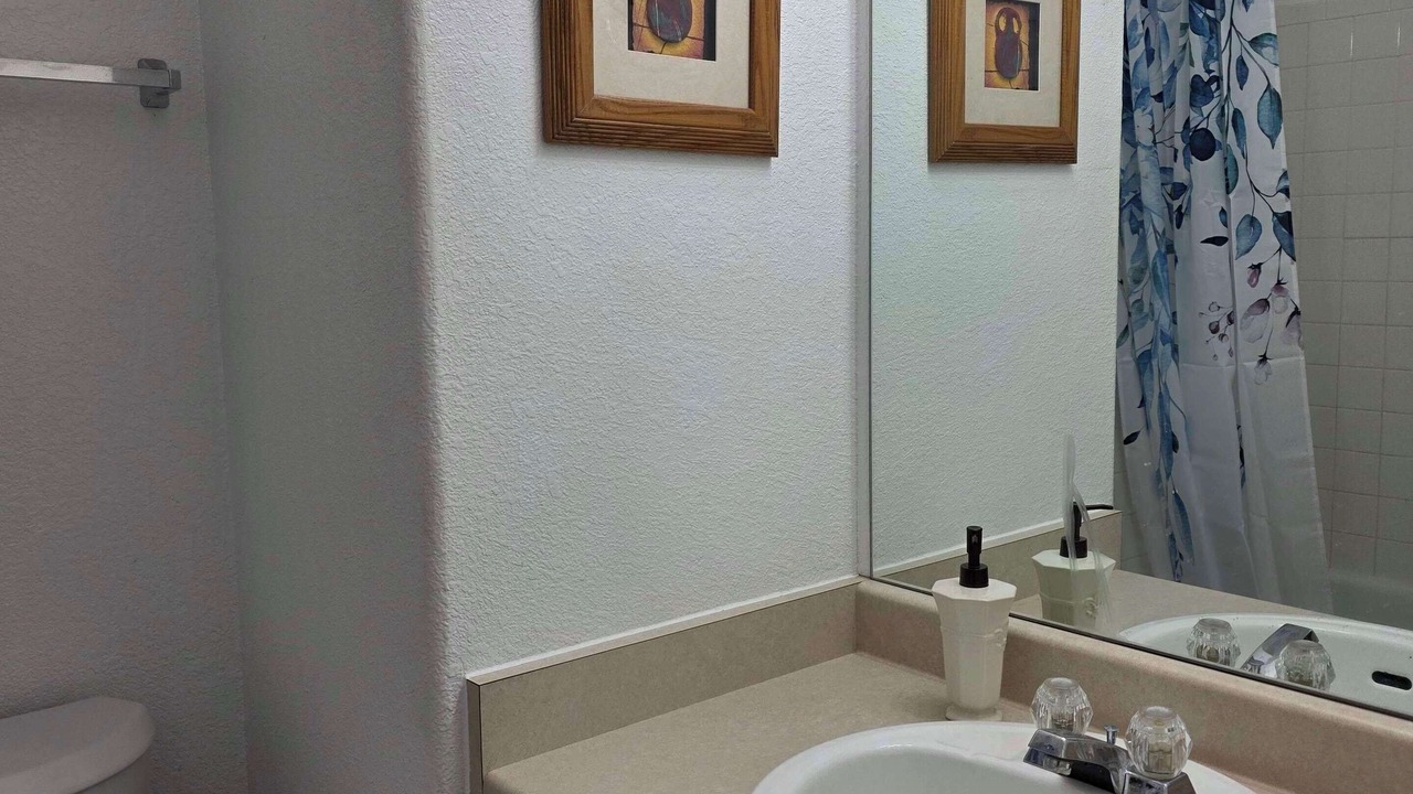 Photo of Bathroom in Dupont