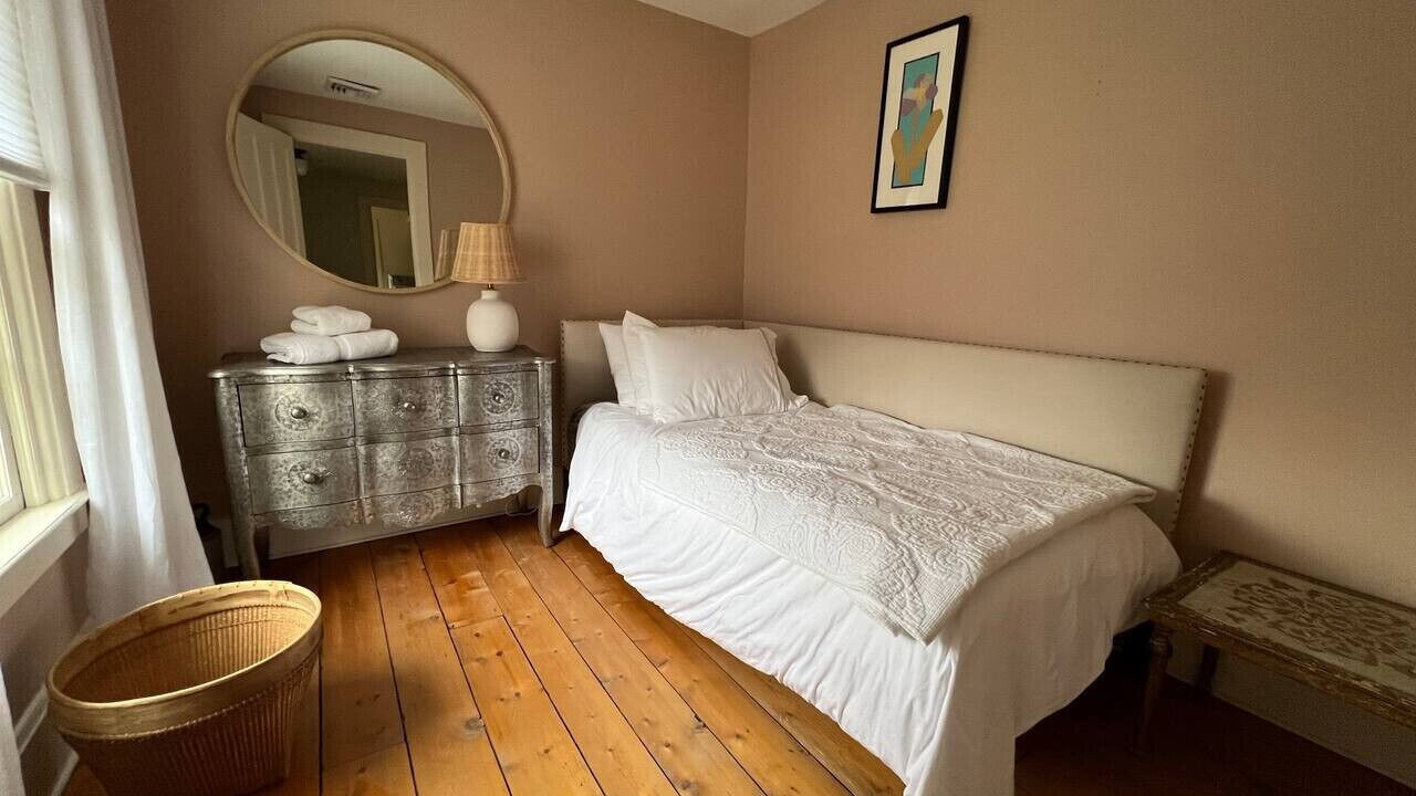 Photo of Bedroom in Hudson