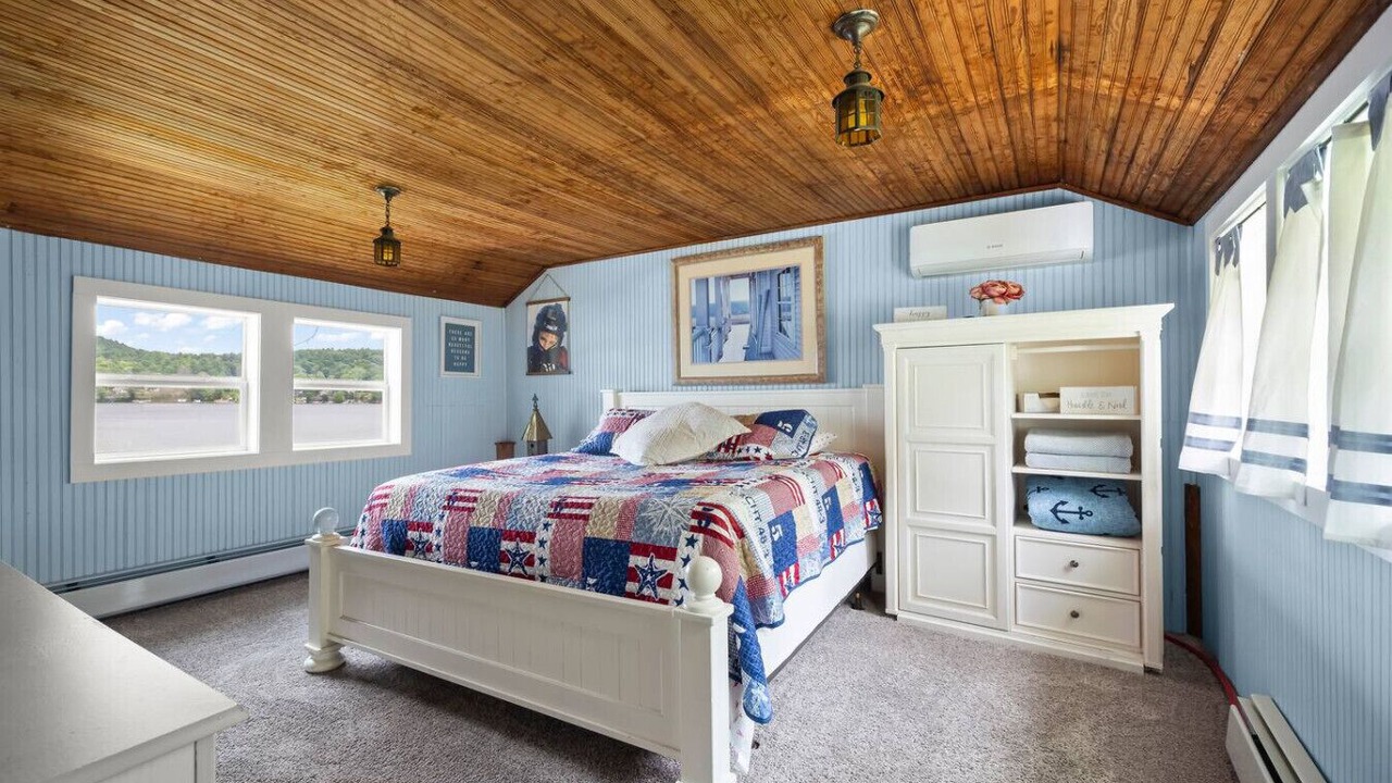Photo of Bedroom in Copake Lake