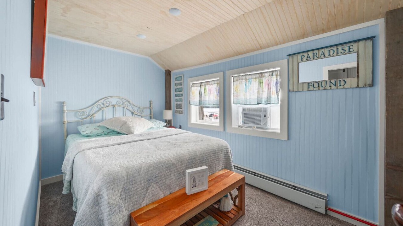 Photo of Bedroom in Copake Lake