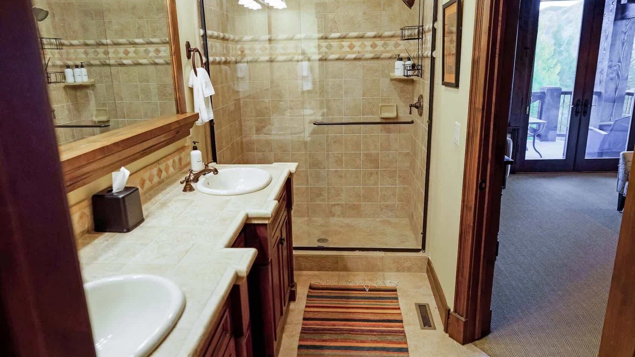 Photo of Bathroom in Park Meadows