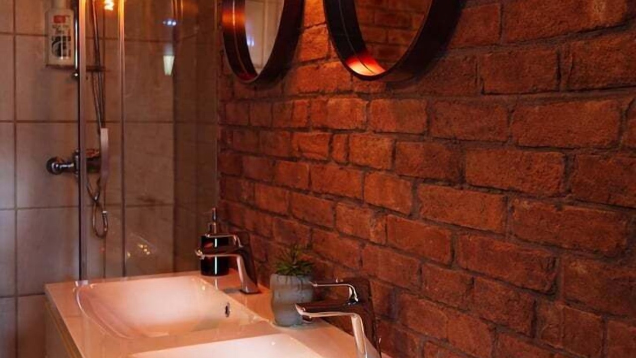 Photo of Bathroom in Saint-Jean-les-Deux-Jumeaux