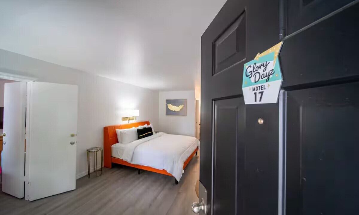 Photo of Bedroom in Eureka Springs Historic District