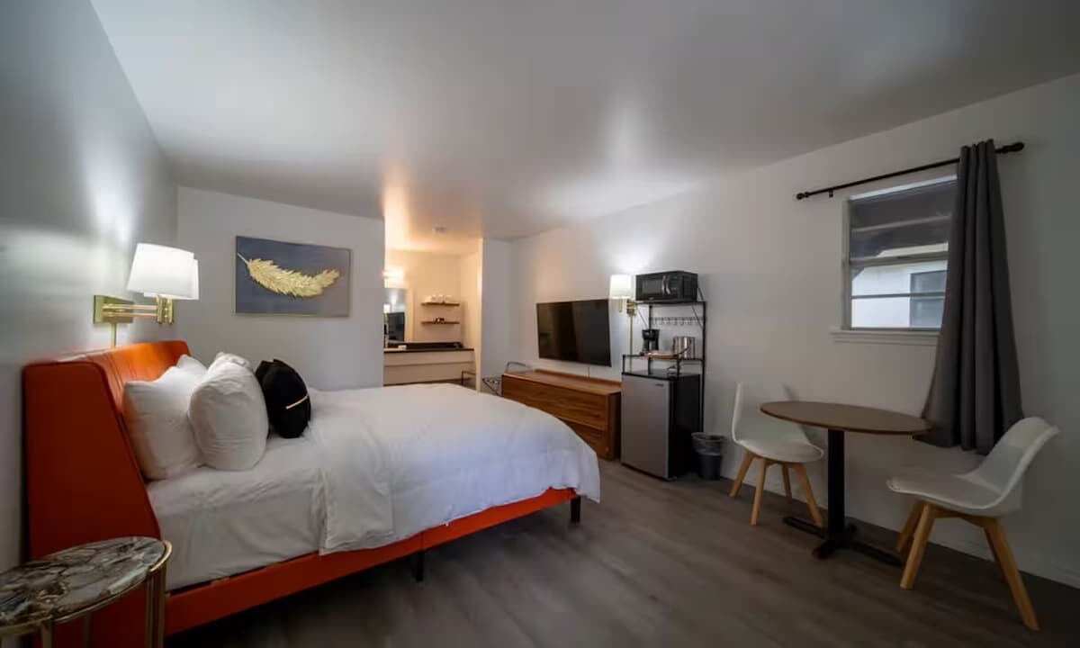 Photo of Bedroom in Eureka Springs Historic District