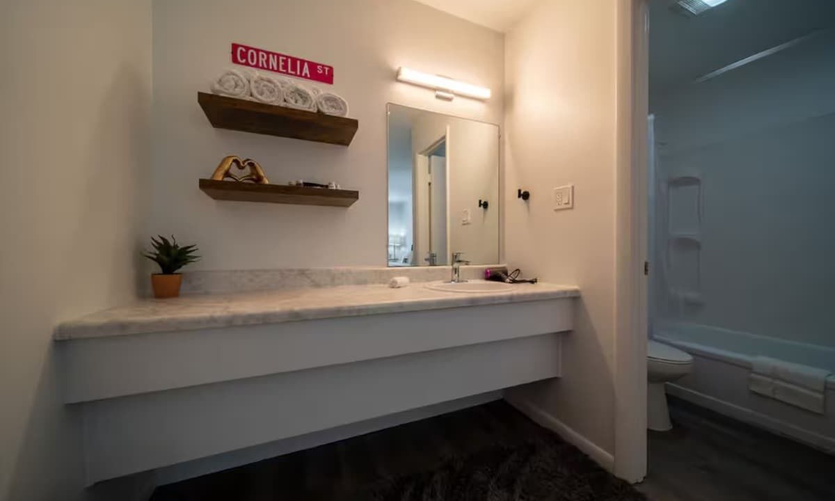Photo of Bathroom in Eureka Springs Historic District
