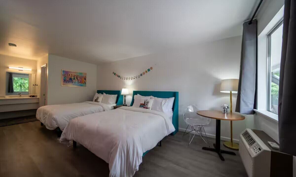Photo of Bedroom in Eureka Springs Historic District