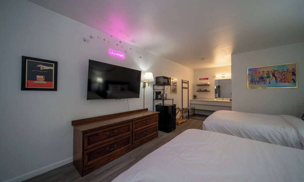 Photo of Bedroom in Eureka Springs Historic District